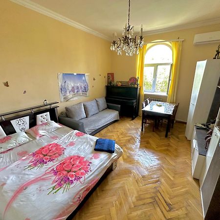 Karson Guest House And Tours Erivan Exterior foto